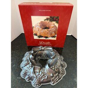 Williams-Sonoma, Nordic Ware Non-Stick Wreath Bundt Cake Pan, 2004